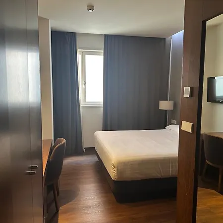 Carris Cardenal Quevedo Hotel Ourense Exterior photo